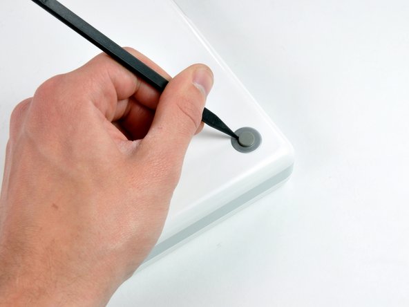 iBook G4 14" 1.42 GHz Display Data Cable Replacement: step 7, image 1 of 1