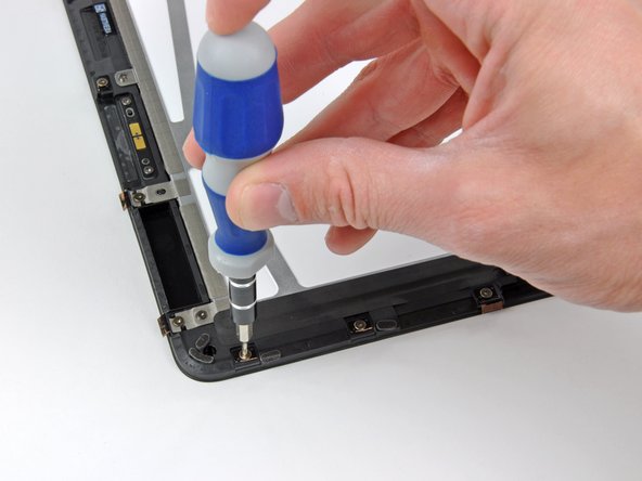 iPad Wi-Fi Metal Display Clips Replacement: step 10, image 1 of 1