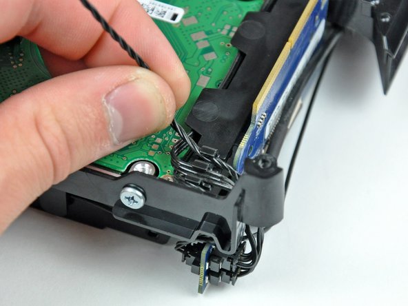 Mac mini Model A1176 IR Board & Cable Replacement: step 24, image 1 of 1