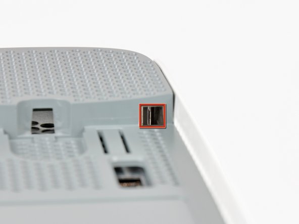Xbox 360 Eject Button Replacement: step 11, image 2 of 2