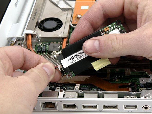 iBook G4 14" 1.42 GHz Inverter/AirPort Cables Replacement: step 37, image 1 of 1