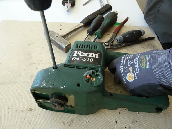 Hedge Trimmer: step 7, image 2 of 3