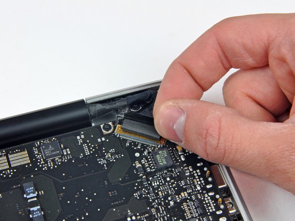 MacBook Pro 15" Unibody 2.53 GHz Mid 2009 Logic Board Replacement: step 21, image 1 of 2
