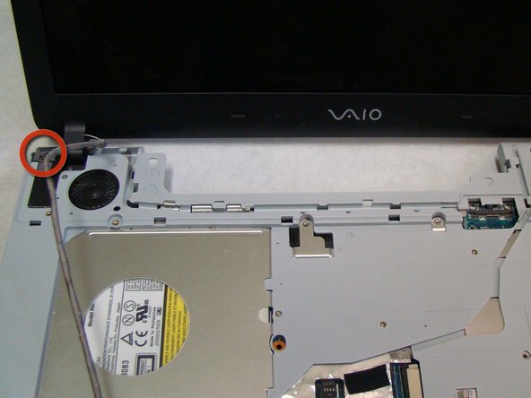 Sony Vaio PCG-7A2L LCD Screen Replacement: step 24, image 2 of 3