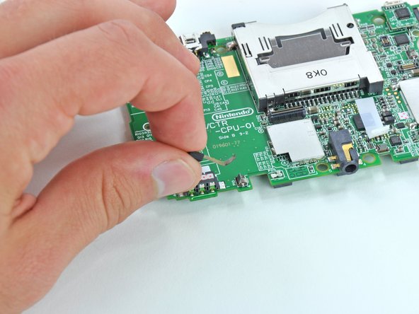 Nintendo 3DS Motherboard Replacement: step 27, image 1 of 1