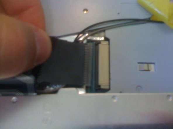 Sony Vaio PCG-7A2L Keyboard Replacement: step 18, image 3 of 3