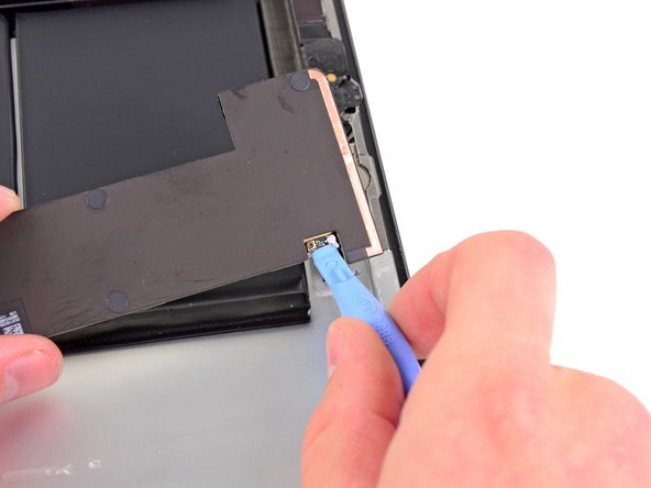 iPad 2 CDMA Logic Board Replacement: step 50, image 3 of 3